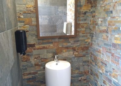 installation-lavabo-pierre